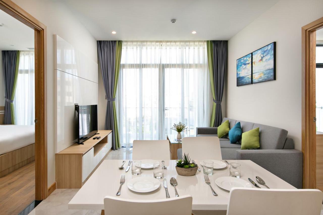 Aparthotel Sun River & 4*